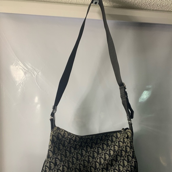 Authentic Christian Dior Diorissimo Crossbody Bag - Picture 4 of 16